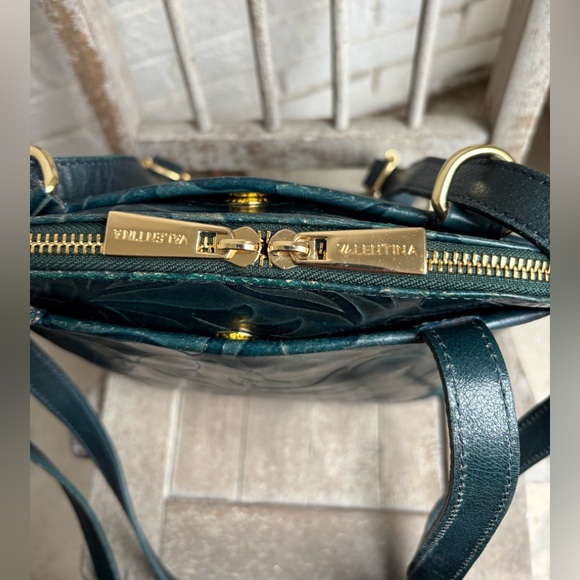 ✨RARE ✨Convertible VALENTINA Embossed TEAL leather Leaf-Patterned Bag/ Backpack - Picture 4 of 10